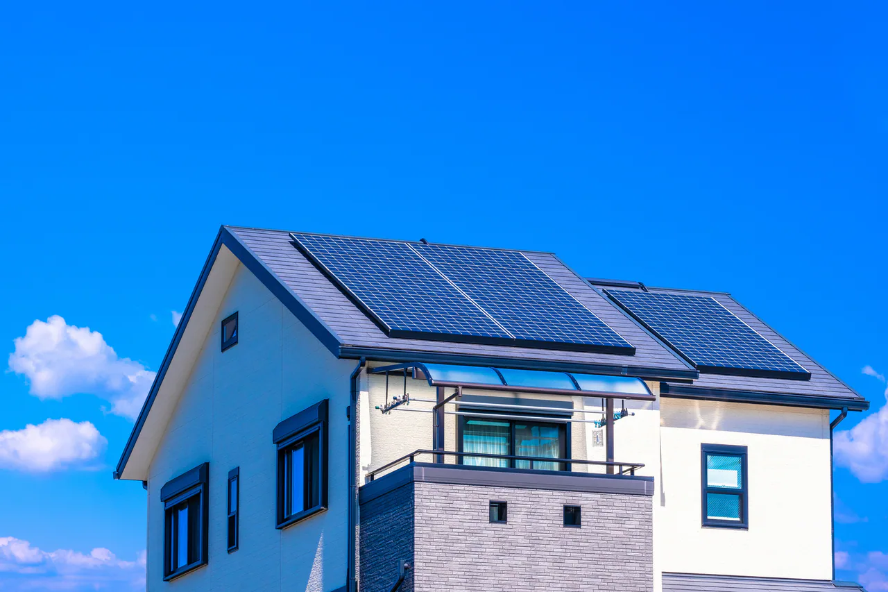 太陽光パネルを設置した住宅
